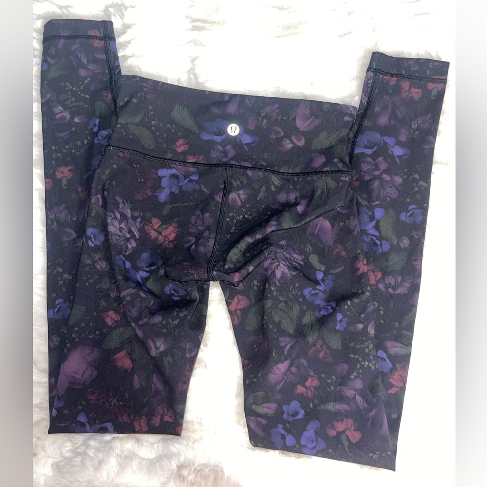 LULULEMON black multi-color floral leggings pants-- size 2